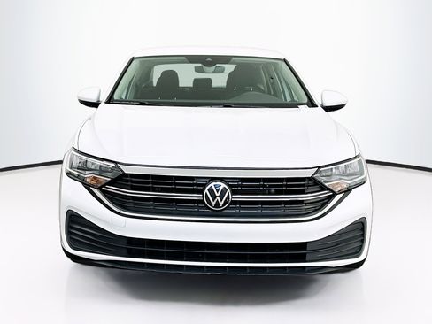 Used 2024 Volkswagen Jetta S image 2