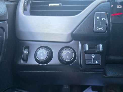 Used 2019 GMC Yukon SLE w/ SLE Value Package image 26