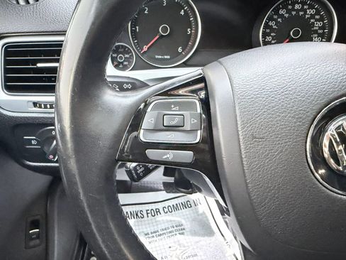 Used 2013 Volkswagen Touareg Executive AWD/4WD image 23
