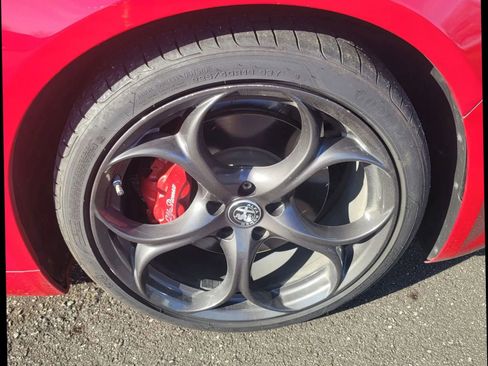 Used 2021 Alfa Romeo Giulia Ti Sport image 18