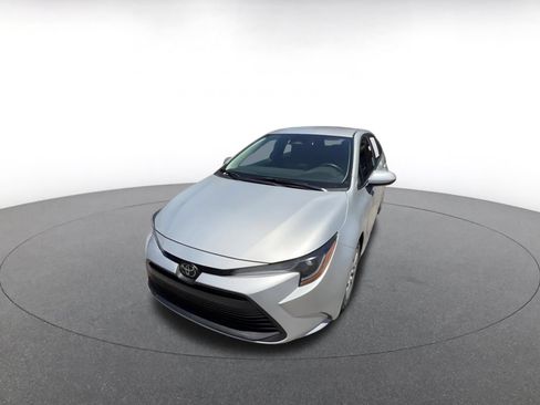 Used 2025 Toyota Corolla LE FWD image 7