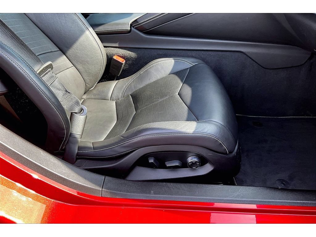 Used 2021 Chevrolet Corvette Stingray Premium Cpe w/ Z51 Performance Package RWD image 39