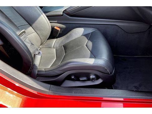 Used 2021 Chevrolet Corvette Stingray Premium Cpe w/ Z51 Performance Package RWD image 39