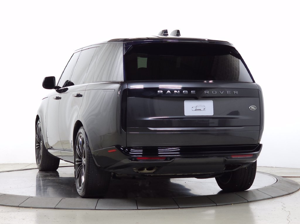 Used 2023 Land Rover Range Rover Long Wheelbase SE AWD/4WD image 3