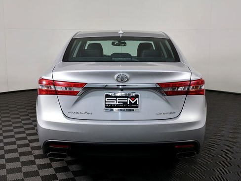 Used 2014 Toyota Avalon Limited FWD image 10