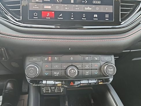 Used 2025 Dodge Durango GT image 26