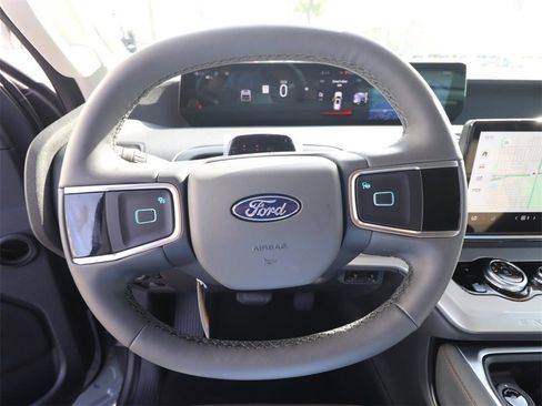 New 2025 Ford Expedition Active image 19