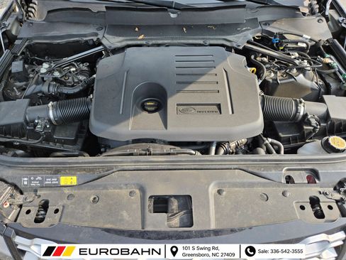 Used 2024 Land Rover Discovery Metropolitan Edition AWD/4WD image 35
