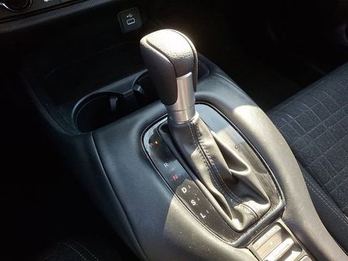 Used 2023 Honda HR-V LX image 17