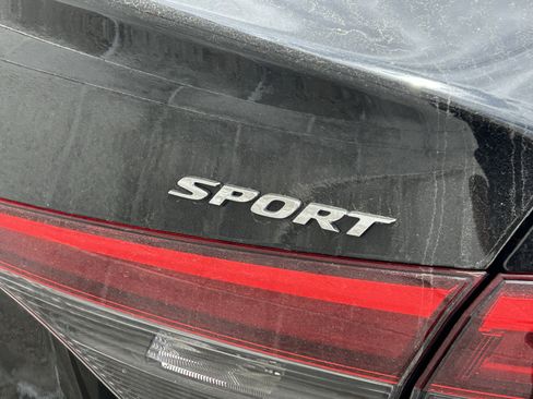 Used 2023 Honda Civic Sport image 3