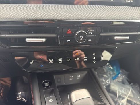 New 2026 Nissan Kicks SR w/ SR Premium Package image 25