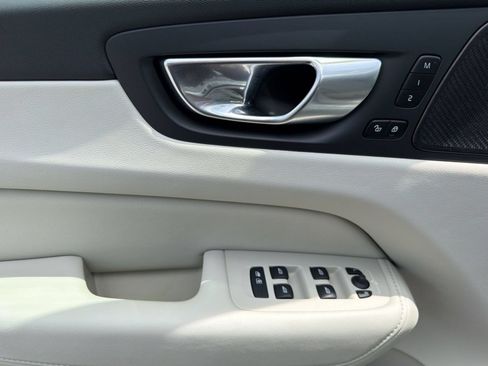Certified 2023 Volvo XC60 B5 Ultimate w/ Climate Package FWD image 12