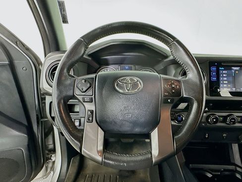 Used 2017 Toyota Tacoma TRD Sport w/ Tow Package RWD image 18