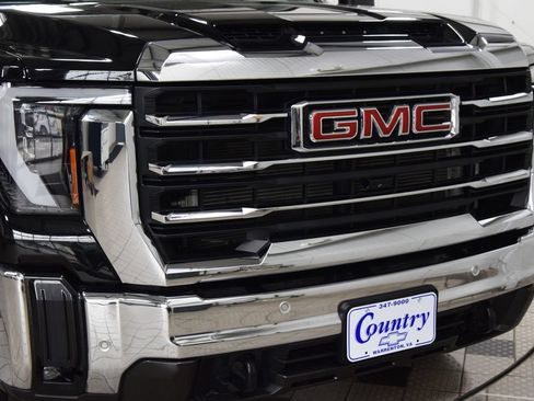 Used 2024 GMC Sierra 3500 SLT w/ SLT Convenience Package AWD/4WD image 13