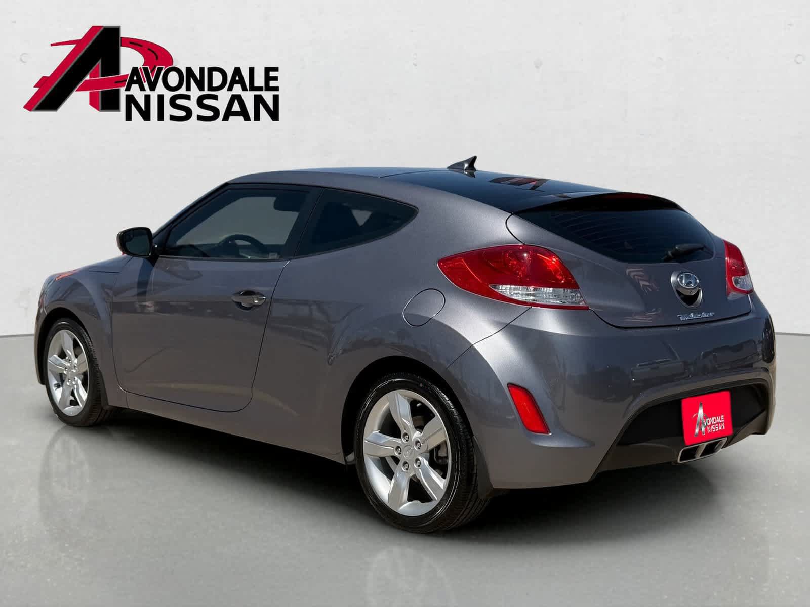 Used 2015 Hyundai Veloster FWD image 4