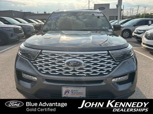 Certified 2023 Ford Explorer Platinum w/ Technology Package AWD/4WD image 3