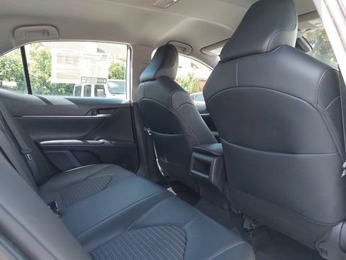 Used 2023 Toyota Camry SE FWD image 11