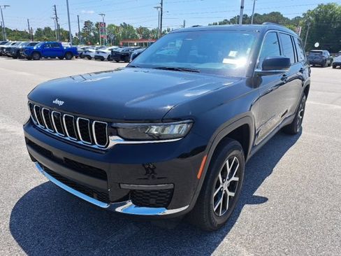 Used 2024 Jeep Grand Cherokee L Limited w/ Luxury Tech Group II AWD/4WD image 2