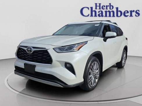 Used 2021 Toyota Highlander Platinum AWD/4WD image 7