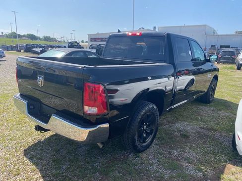 Used 2022 RAM 1500 Classic SLT w/ Trailer & Traction Group RWD image 4