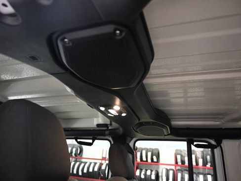 Used 2023 Jeep Wrangler Unlimited Rubicon w/ Cold Weather Group image 24