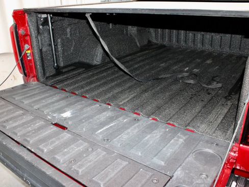 Used 2021 GMC Sierra 1500 SLT w/ SLT Premium Package AWD/4WD image 16