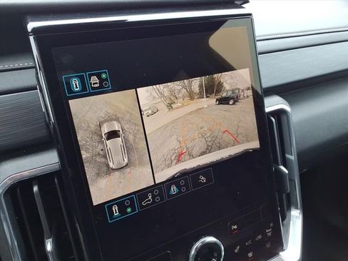 Used 2025 GMC Acadia Elevation image 36