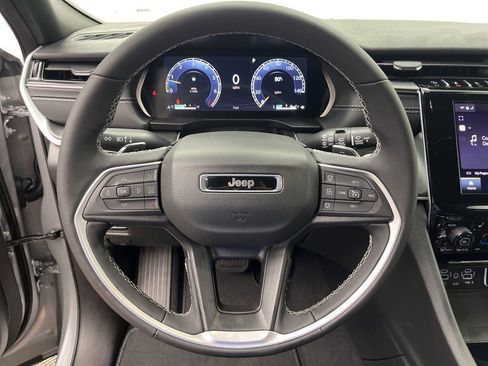 New 2025 Jeep Grand Cherokee L Altitude RWD image 15
