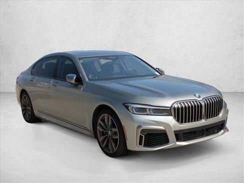 Used 2020 BMW M760i xDrive w/ Luxury Rear Seating Package AWD/4WD image 3