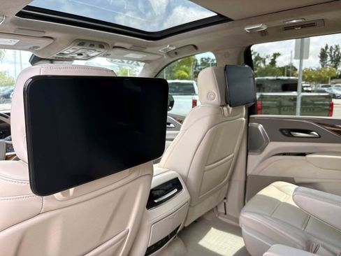 Used 2024 Cadillac Escalade Sport Platinum RWD image 15