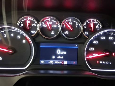 Used 2020 Chevrolet Silverado 1500 LT Trail Boss AWD/4WD image 29