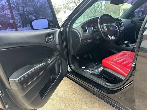 Used 2014 Dodge Charger SXT image 9