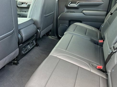 Used 2024 GMC Sierra 1500 SLT image 12