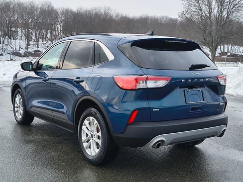 Used 2020 Ford Escape SE image 5