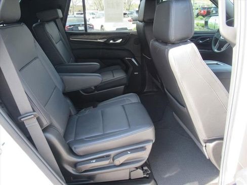 Used 2024 GMC Yukon Denali AWD/4WD image 34