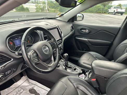 Used 2019 Jeep Cherokee Limited AWD/4WD image 25