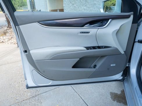 Used 2014 Cadillac XTS Platinum FWD image 7