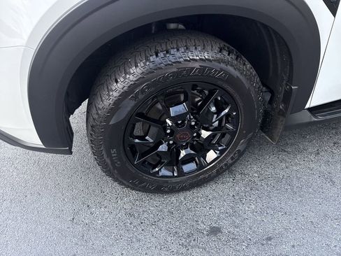 Used 2025 Nissan Armada PRO-4X image 21