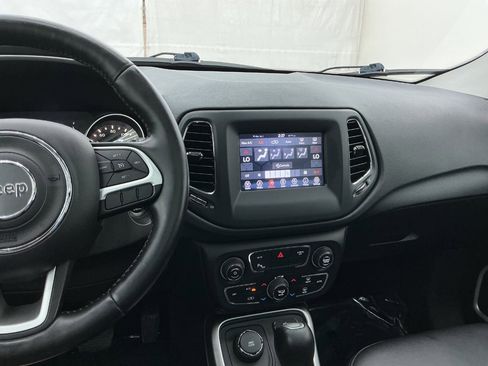 Used 2019 Jeep Compass Latitude w/ Cold Weather Group AWD/4WD image 30