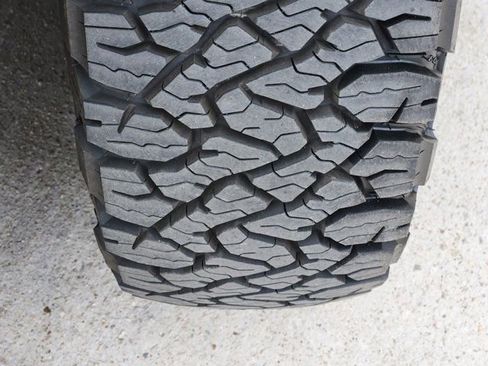 Used 2025 Ford Maverick XLT w/ Equipment Group 301A AWD/4WD image 19