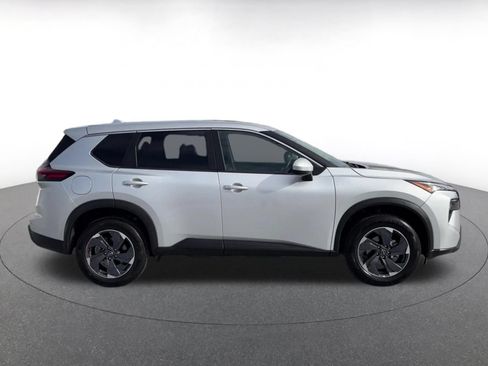 Used 2025 Nissan Rogue SV FWD image 15