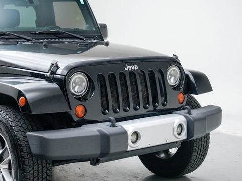 Used 2011 Jeep Wrangler Sahara image 10