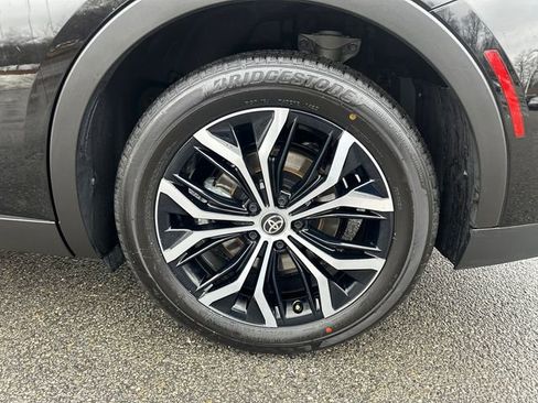 Certified 2026 Toyota Crown AWD/4WD image 15