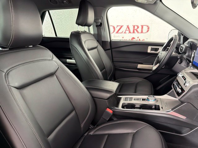 Used 2023 Ford Explorer XLT w/ Equipment Group 202A RWD image 30