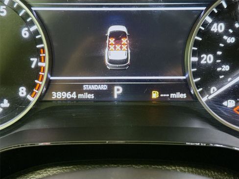 Used 2023 Nissan Pathfinder SL w/ SL Premium Package FWD image 4