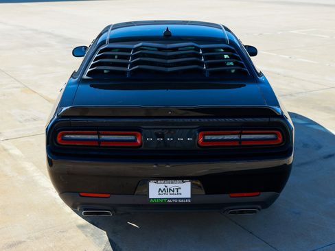 Used 2021 Dodge Challenger R/T RWD image 15