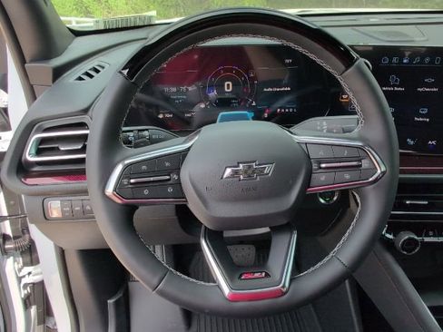 New 2026 Chevrolet Traverse Z71 w/ Enhanced Driving Package AWD/4WD image 19