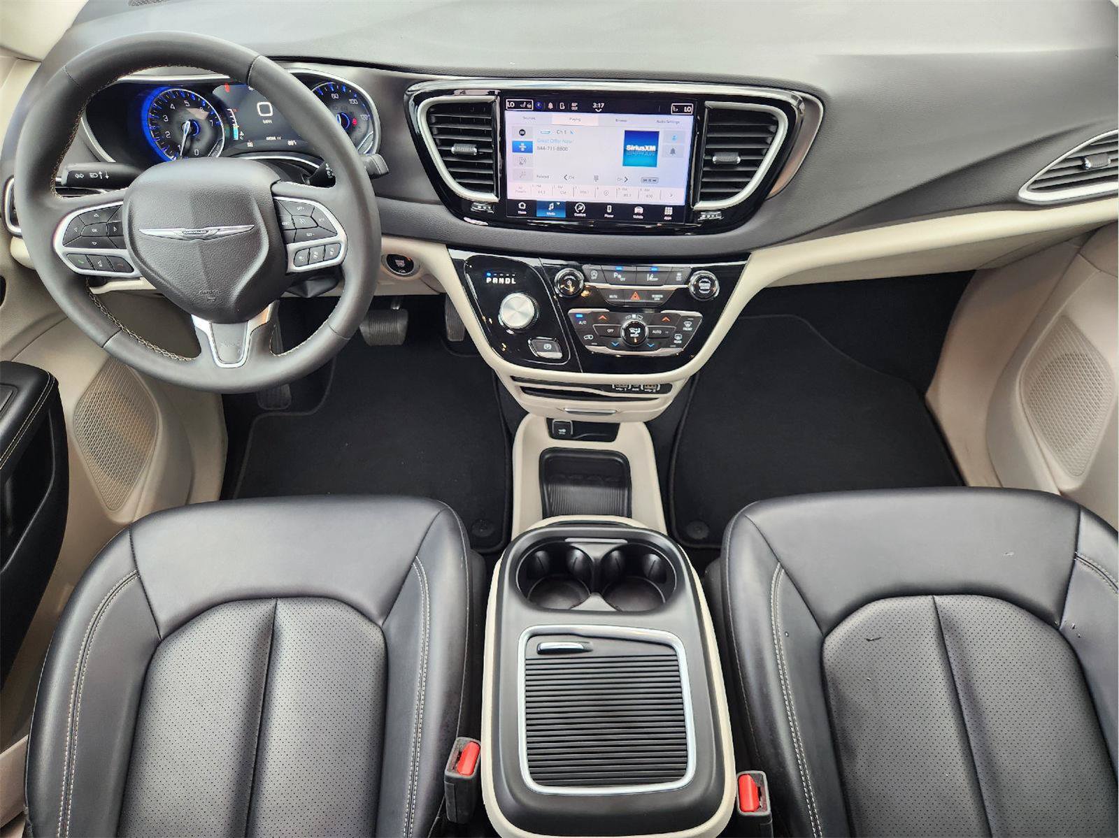 Used 2024 Chrysler Pacifica Touring-L FWD image 26