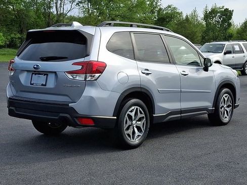 Used 2023 Subaru Forester Premium AWD/4WD image 9