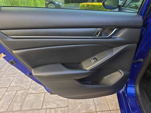 Used 2020 Honda Accord Sport image 11